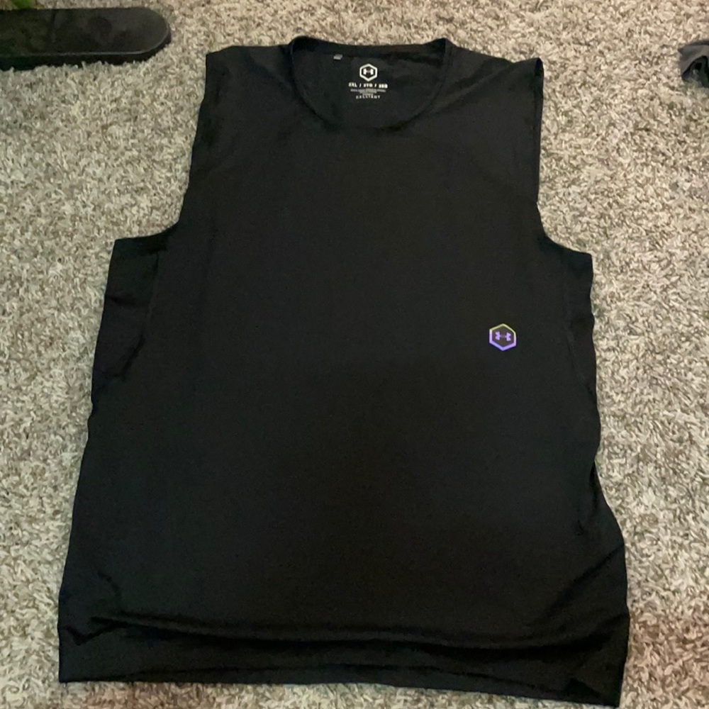 Black, dry fit, Under Armour tank top, reflective details.
